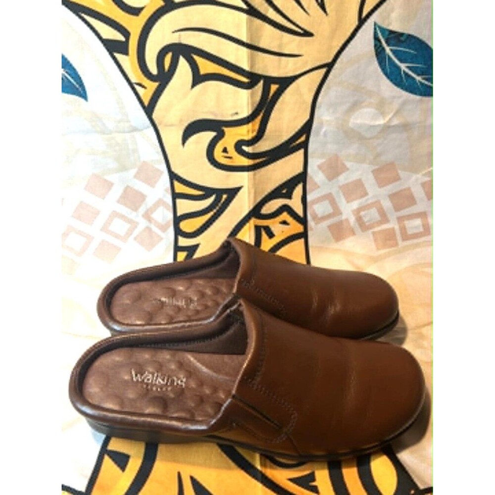 Walking Cradles Brown Leather Slip‑On Shoes – Size 6B